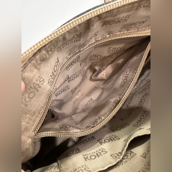 ✨Michael Kors Crossbody Bag in Metallic Pink - Picture 11 of 15